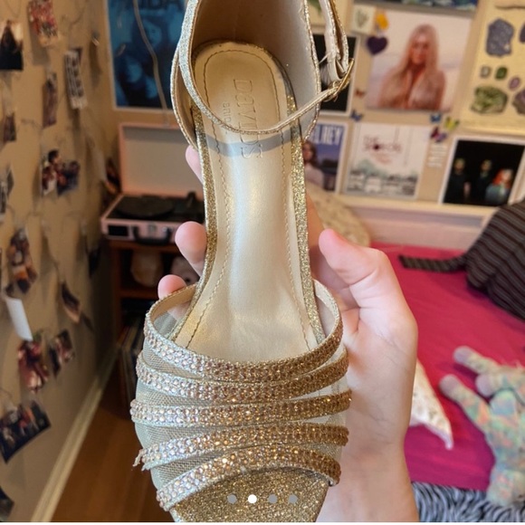 david’s bridal gold sparkle heels - Picture 3 of 4